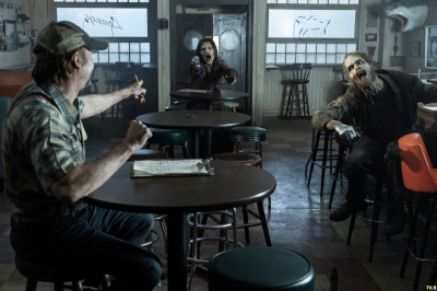 Click to view full size image
==============
the-walking-dead-dead-city-s03e08-tenebrae-058.jpg the-walking-dead-dead-city-s03e08-tenebrae-058.jpg